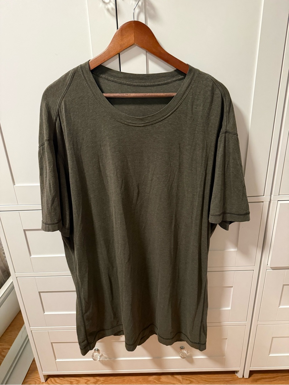 NWOT lululemon athletica Men's Olive Crew Short Sleeve Tee